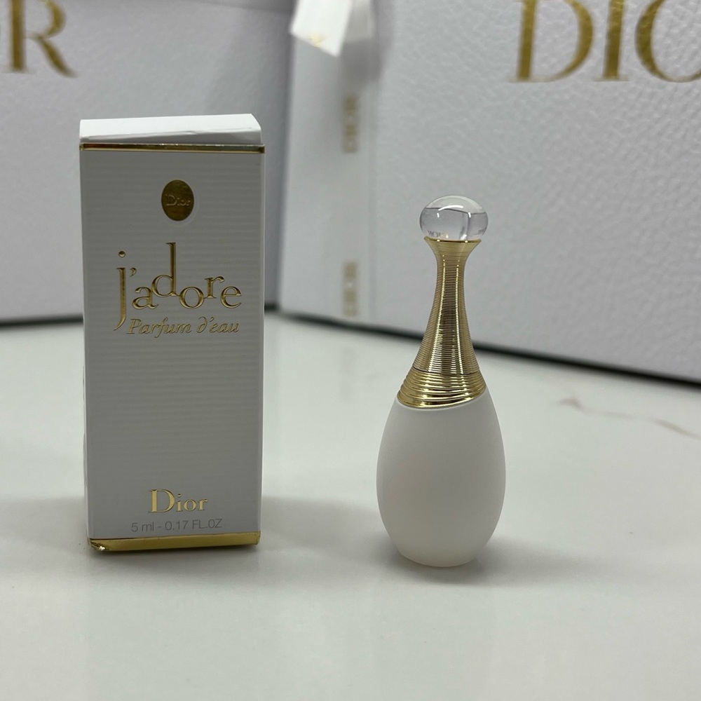 J’adore bottle